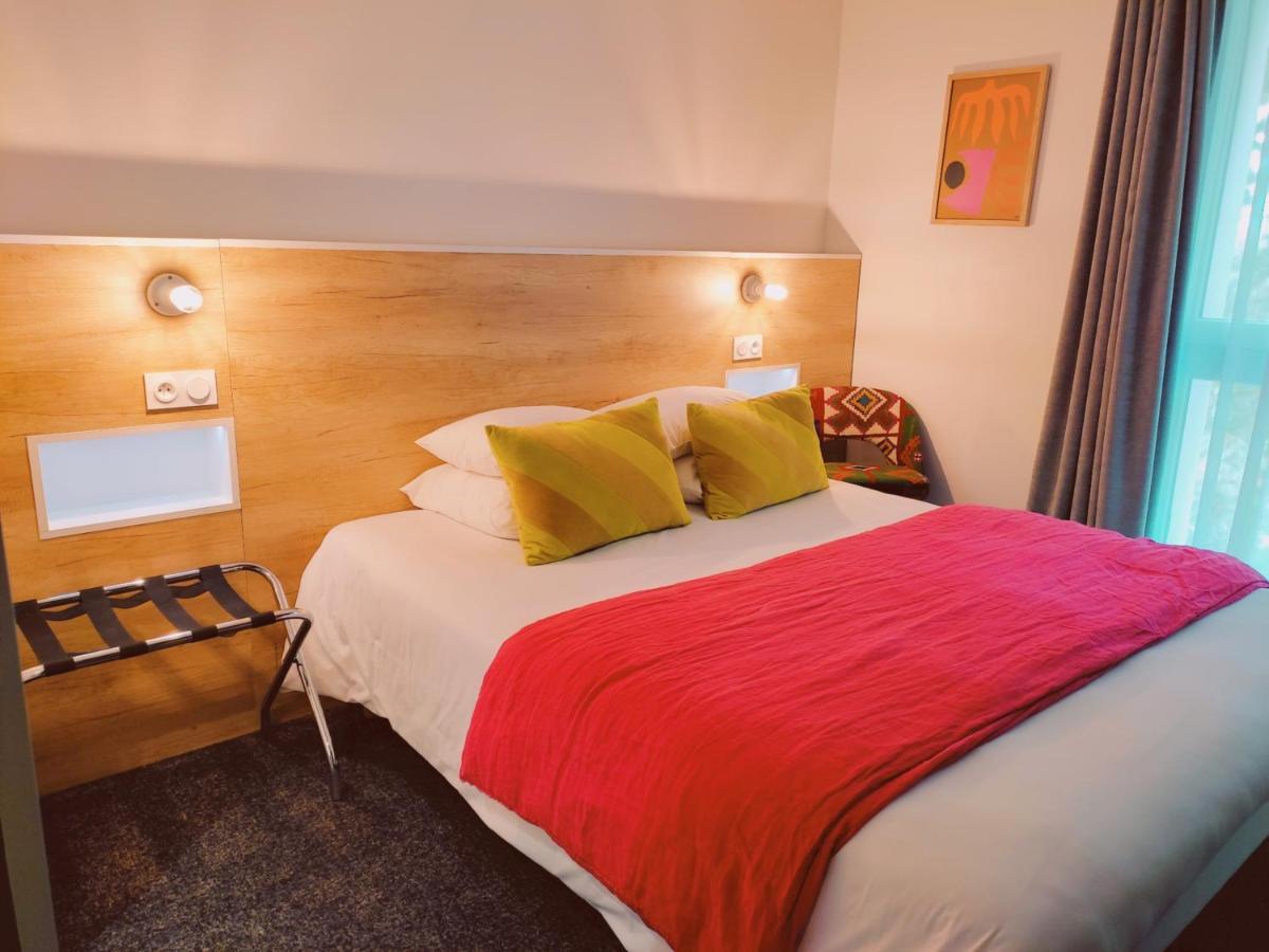 Hotel Le Collonges Tv Connecte Wifi Netflix ブリーブ・ラ ・ガイヤルド エクステリア 写真