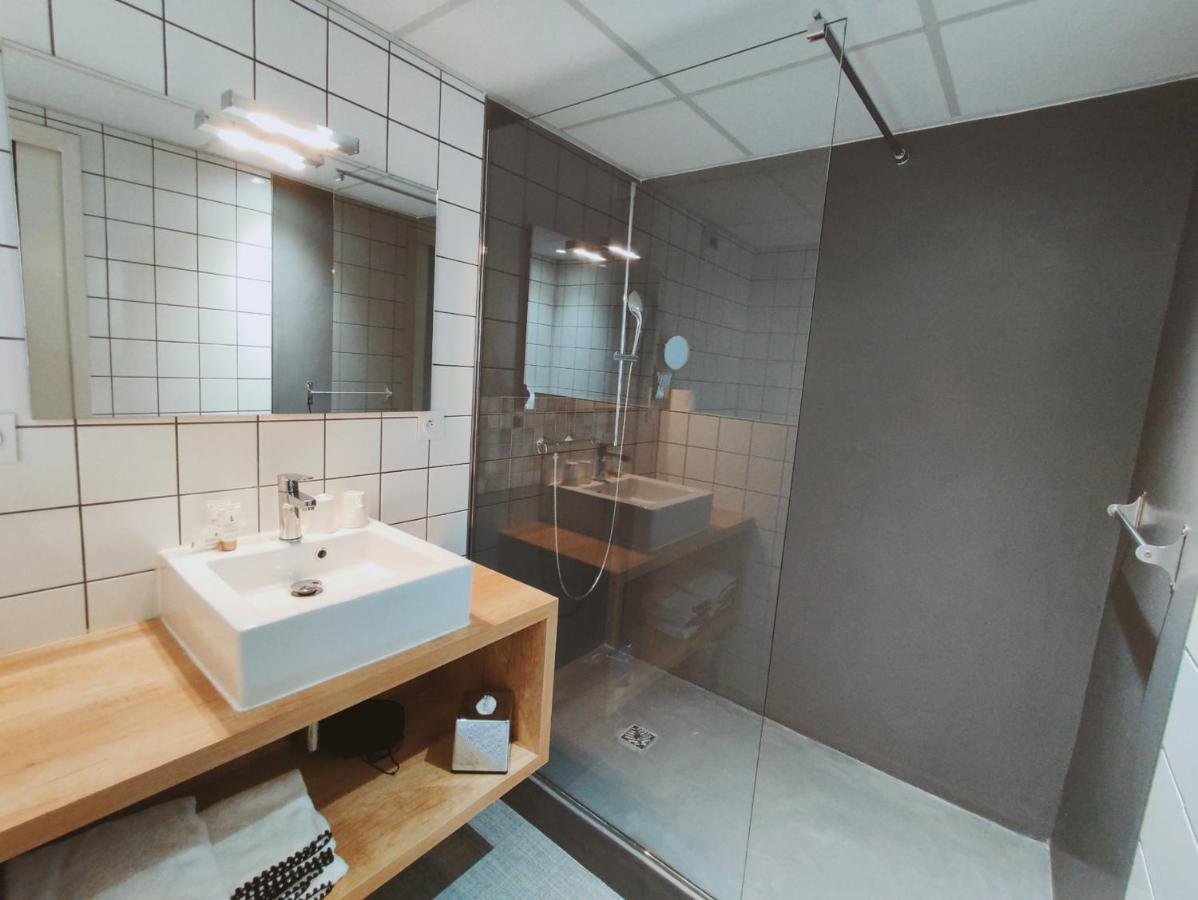 Hotel Le Collonges Tv Connecte Wifi Netflix ブリーブ・ラ ・ガイヤルド エクステリア 写真