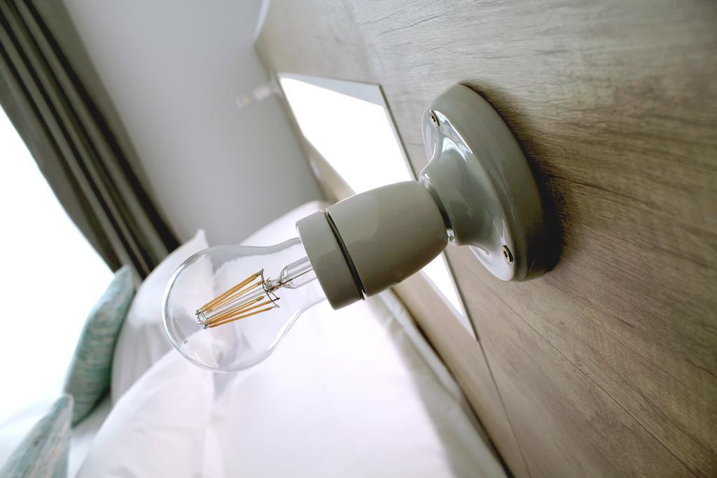 Hotel Le Collonges Tv Connecte Wifi Netflix ブリーブ・ラ ・ガイヤルド エクステリア 写真